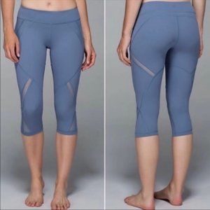 Lululemon Cropped Blue Mesh Panel Leggings Size 6